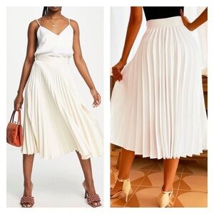 NWT CUPCAKES & CASHMERE x Revolve Ivory Cream Satin Pleated Midi Skirt Medium